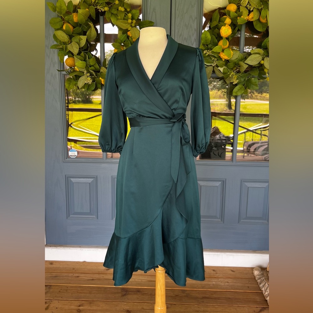 Adrianna Papell Emerald Green Dress